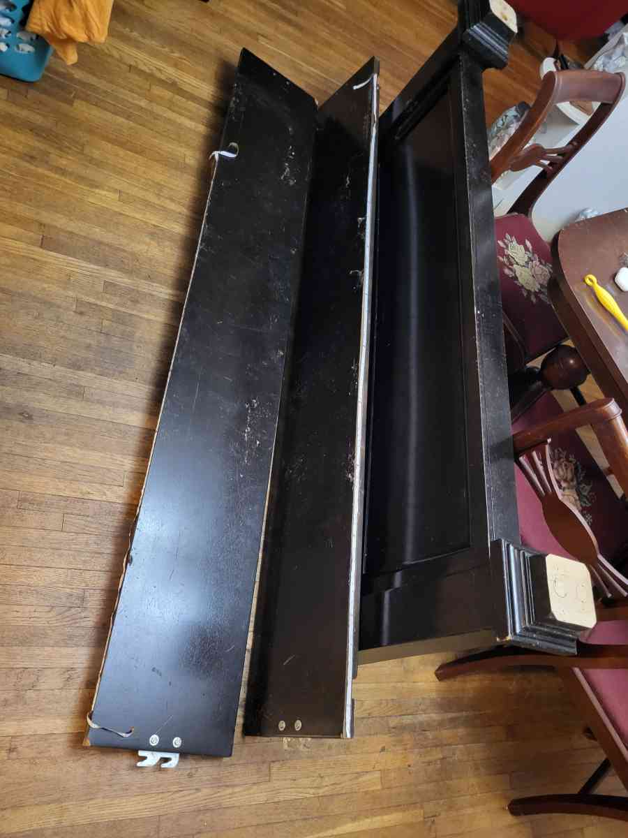 queen size bed frame - Lake Wales, Florida - FleaMarketBay