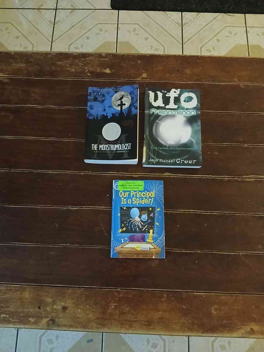 Lot Of 21 Horror Books - North Hollywood, California - FleaMarketBay