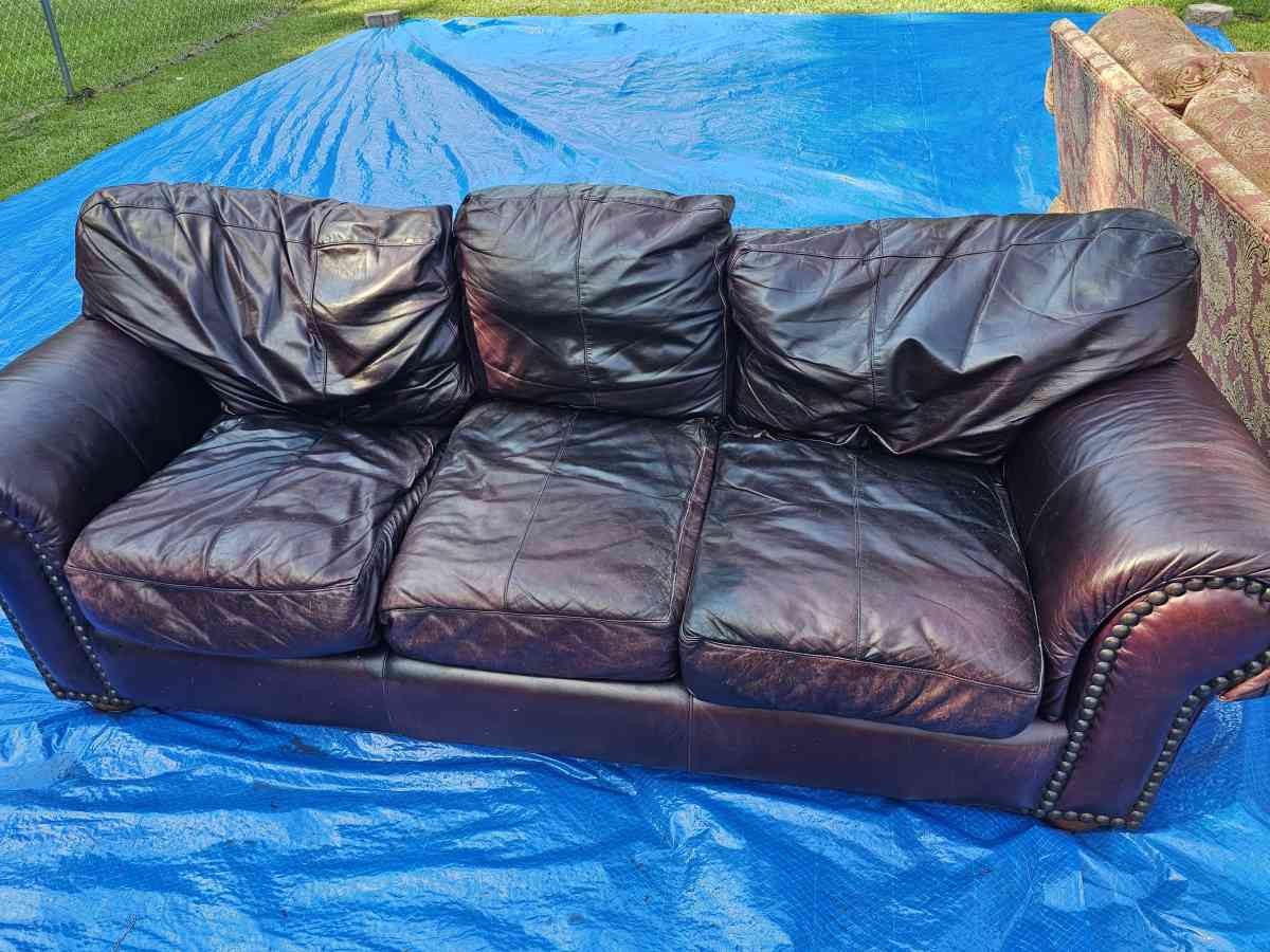 real leather couch - Thomasville, Georgia