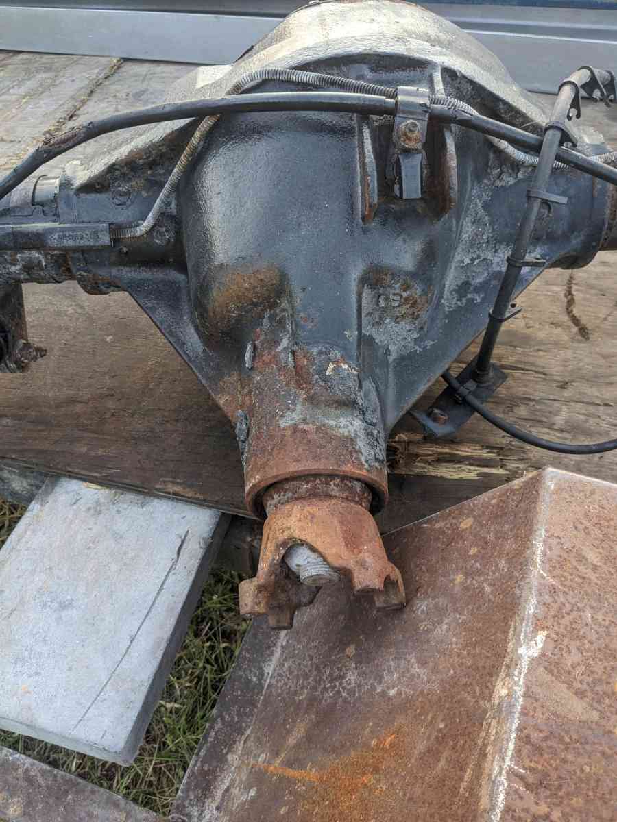 Dana 80 One ton rear end - Myakka City, Florida - FleaMarketBay