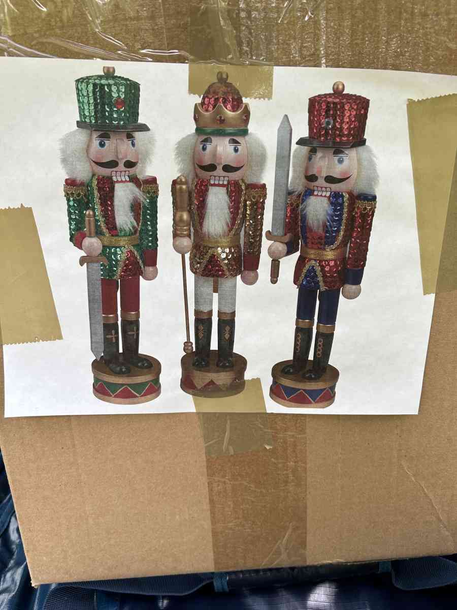 A LOT OF 9 CHRISMAS NUTCRACKER NEW