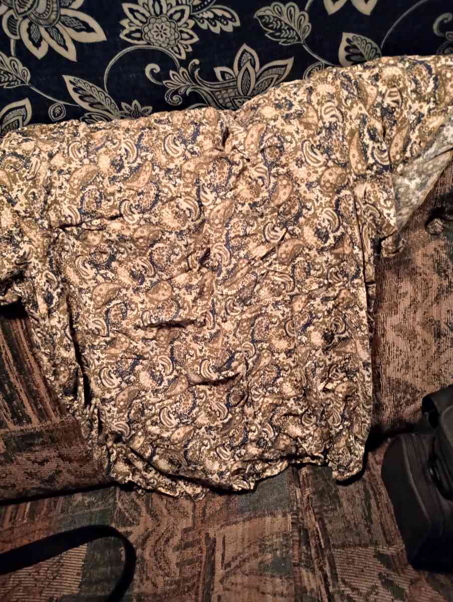 womens shirts an tank tops - Park Hills, Missouri - FleaMarketBay