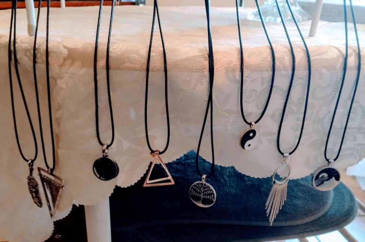 BRAND NEW JEWELRY - Hanford, California - FleaMarketBay