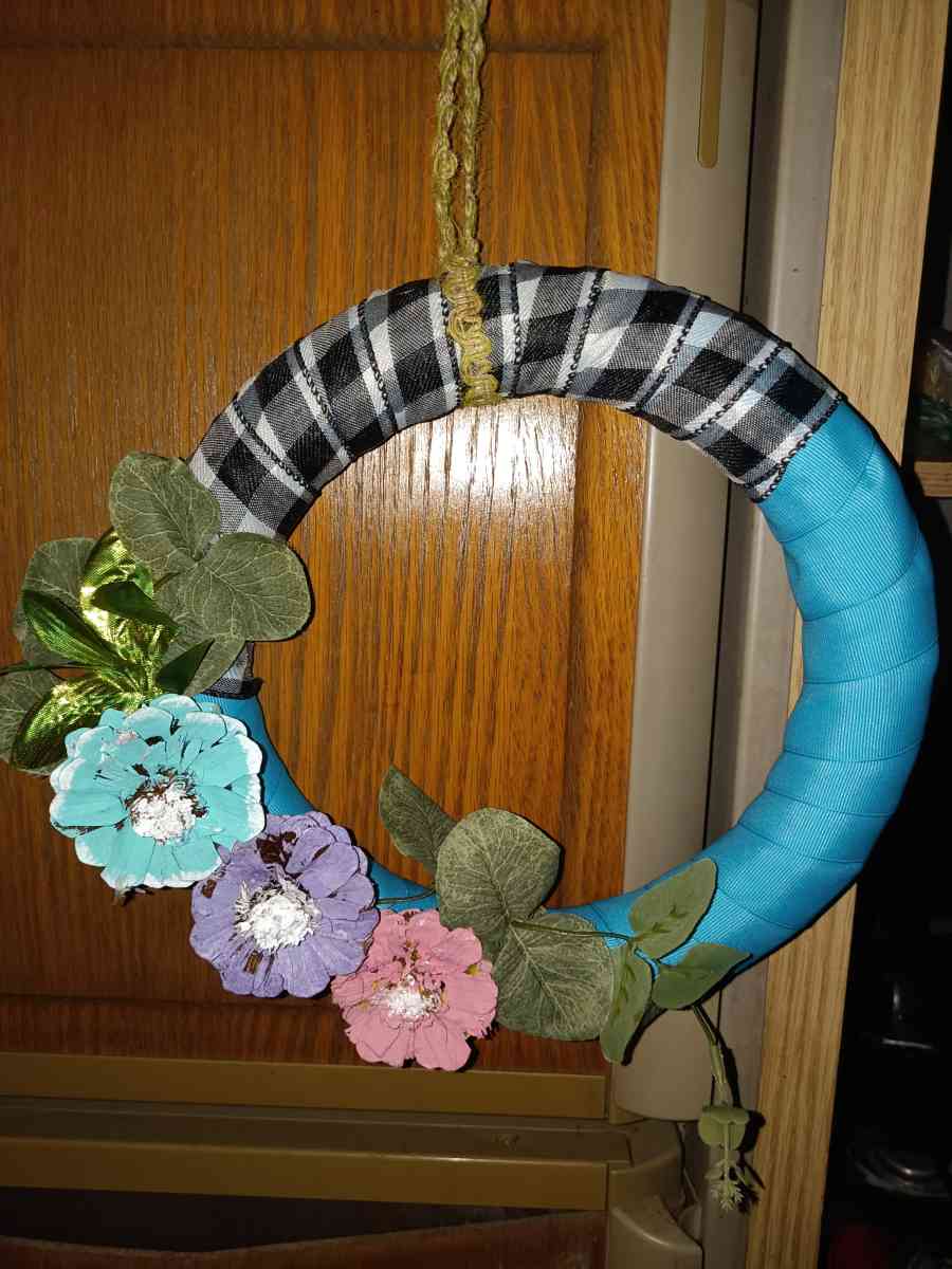 pine cone wreaths - Smiths Station, Alabama - FleaMarketBay