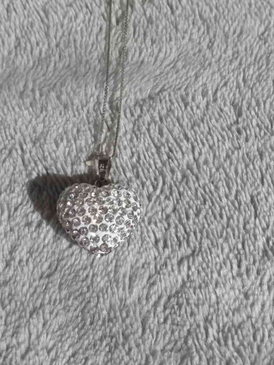 Puffed Micro heart pendant - Gonzales, Louisiana - FleaMarketBay
