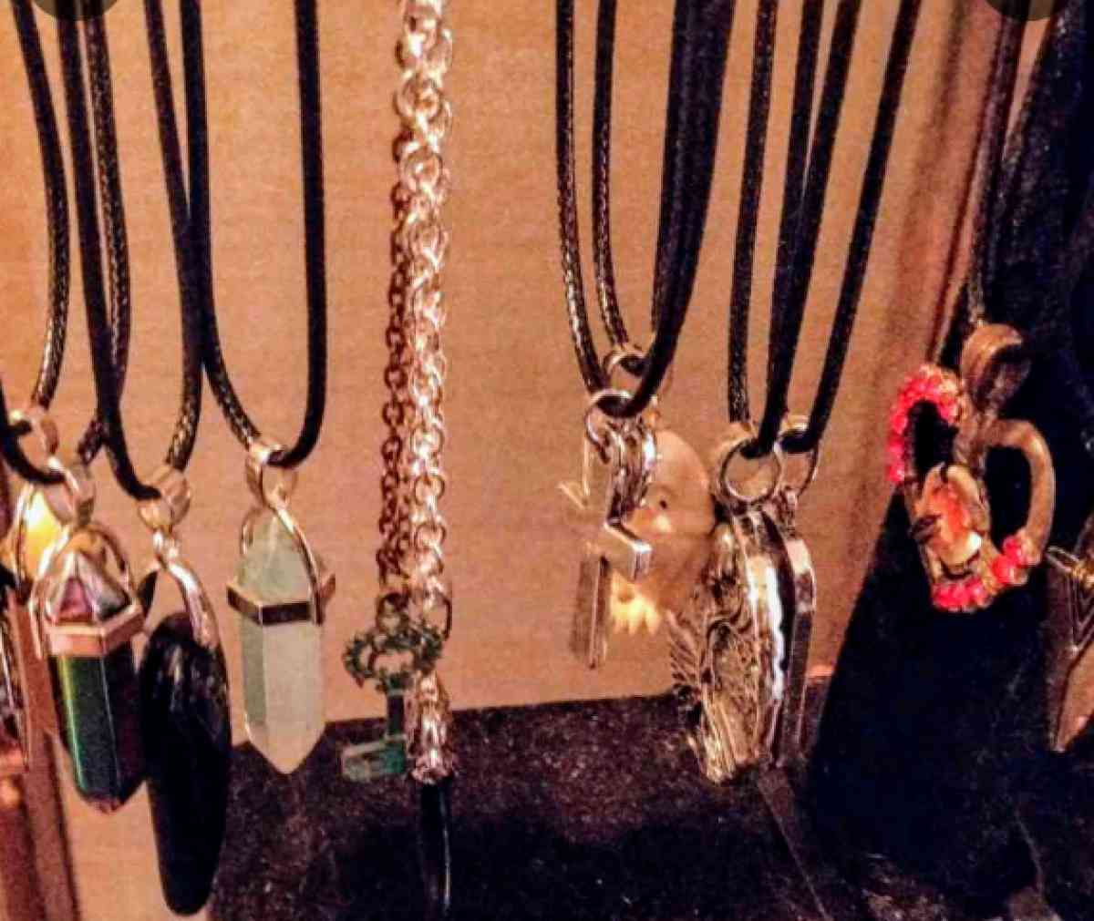 MEN AND WOMENS RINGS WEDDING SETS - Hanford, California - FleaMarketBay