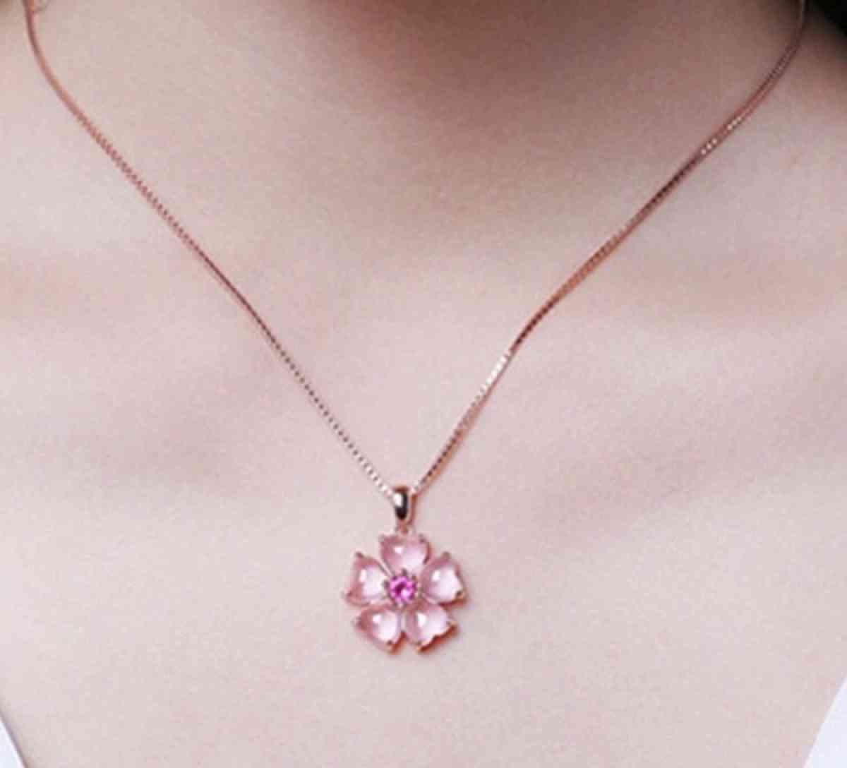 Pink Jade cat eye clover leaf lucky pendant necklace - Pasadena, California