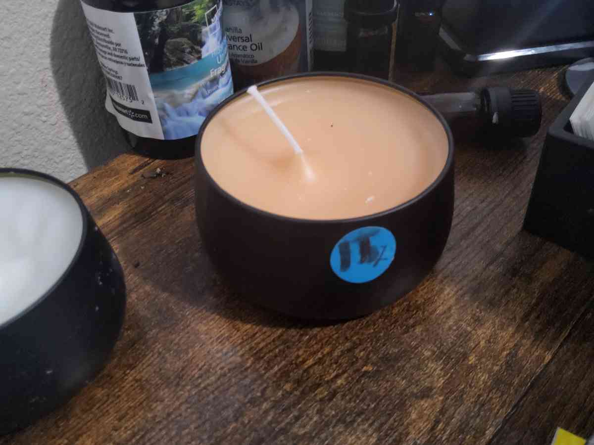 Is a candle sale out of his house by custom campbell by john - Alicia, Arkansas - FleaMarketBay