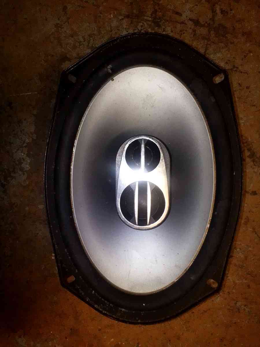 JVC CD car radio w 2 Alpine 6 by 9 - Johnson City, Tennessee - FleaMarketBay