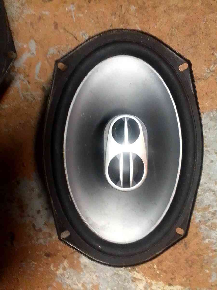 JVC CD car radio w 2 Alpine 6 by 9 - Johnson City, Tennessee - FleaMarketBay