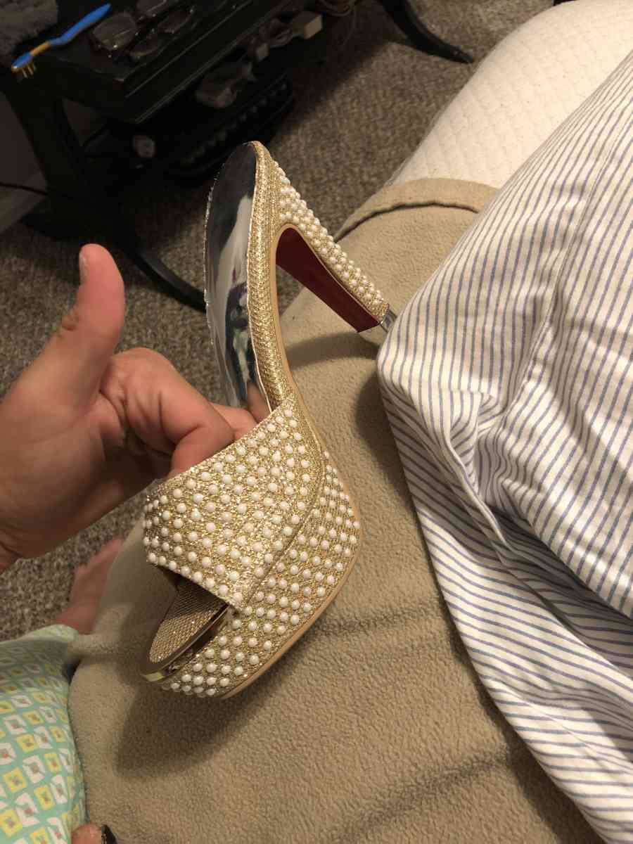 red bottoms - Tulsa, Oklahoma - FleaMarketBay