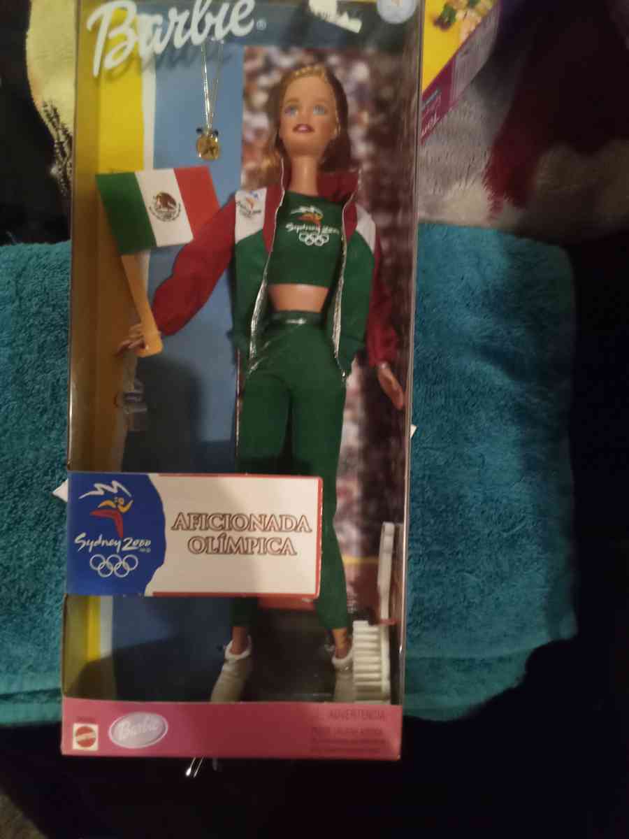 barbies singles - Waterloo, Iowa - FleaMarketBay