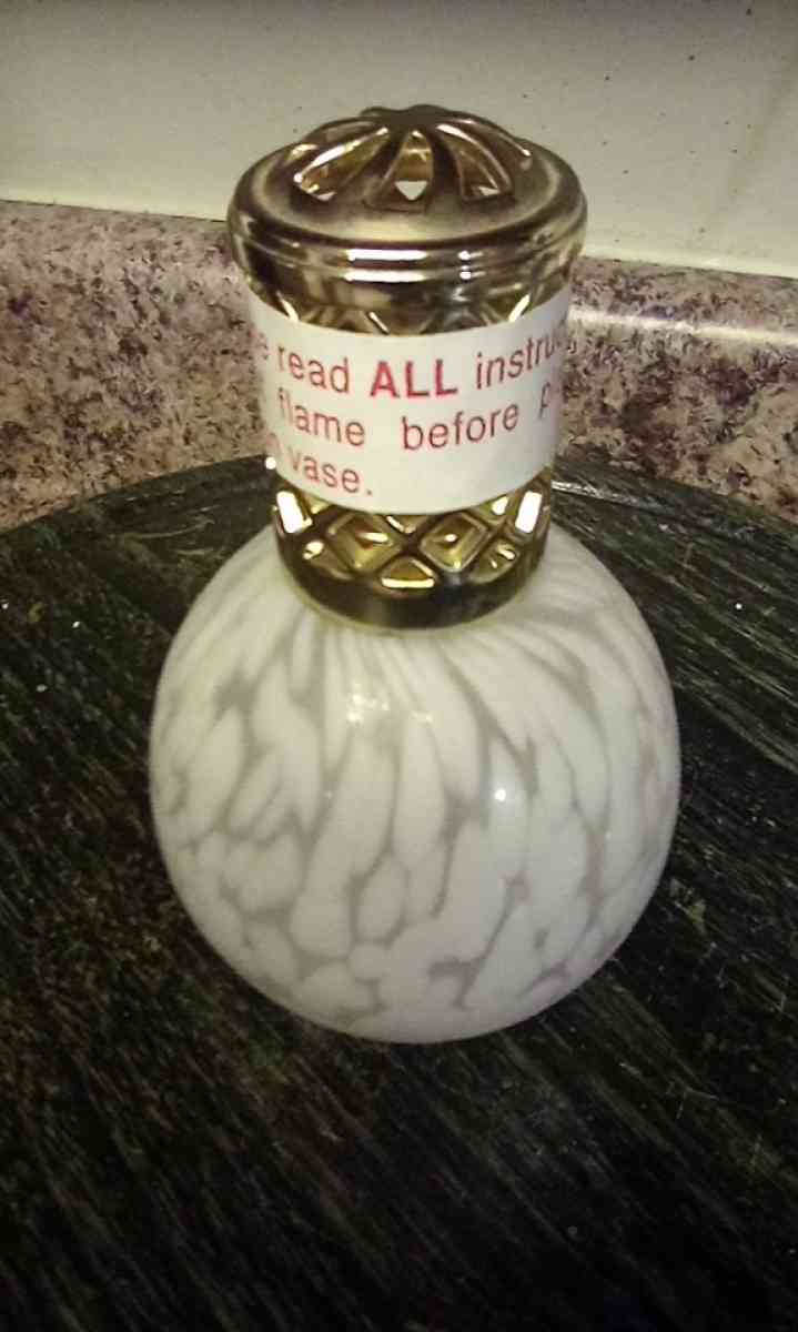 hand blown glass antique oil burning lamp - Albany, Georgia - FleaMarketBay