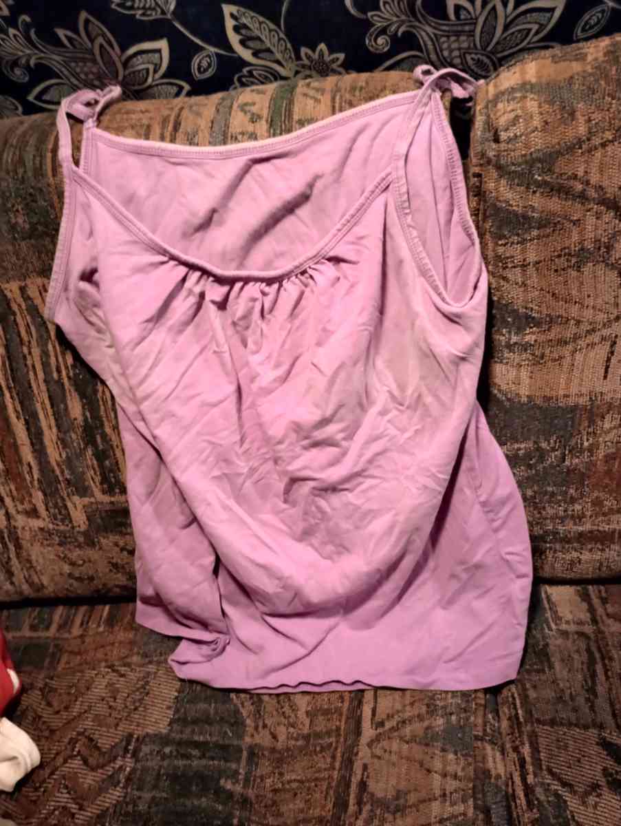 womens shirts an tank tops - Park Hills, Missouri - FleaMarketBay