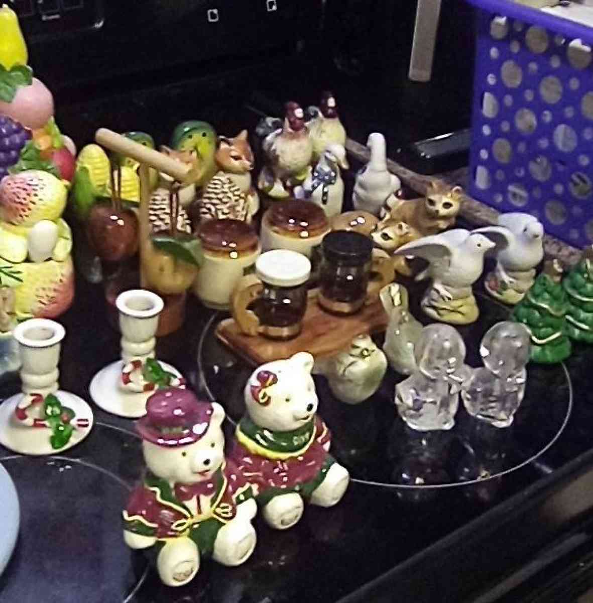 vintage salt and pepper shakers sold per set - Albany, Georgia