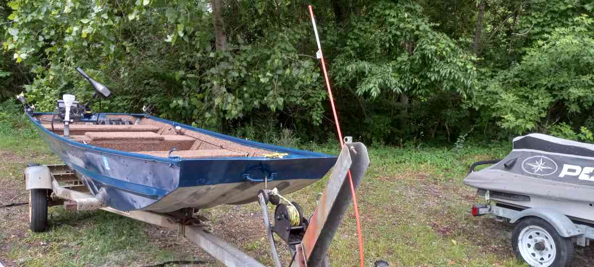 15 ft manarch boat Highlander Trailer Newport trolling moter - Bath, Michigan - FleaMarketBay