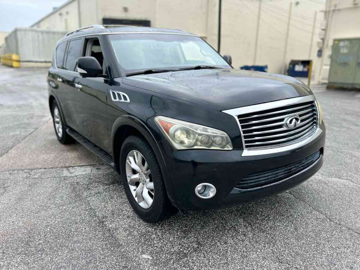2011 infiniti qx56 - New Port Richey, Florida - FleaMarketBay