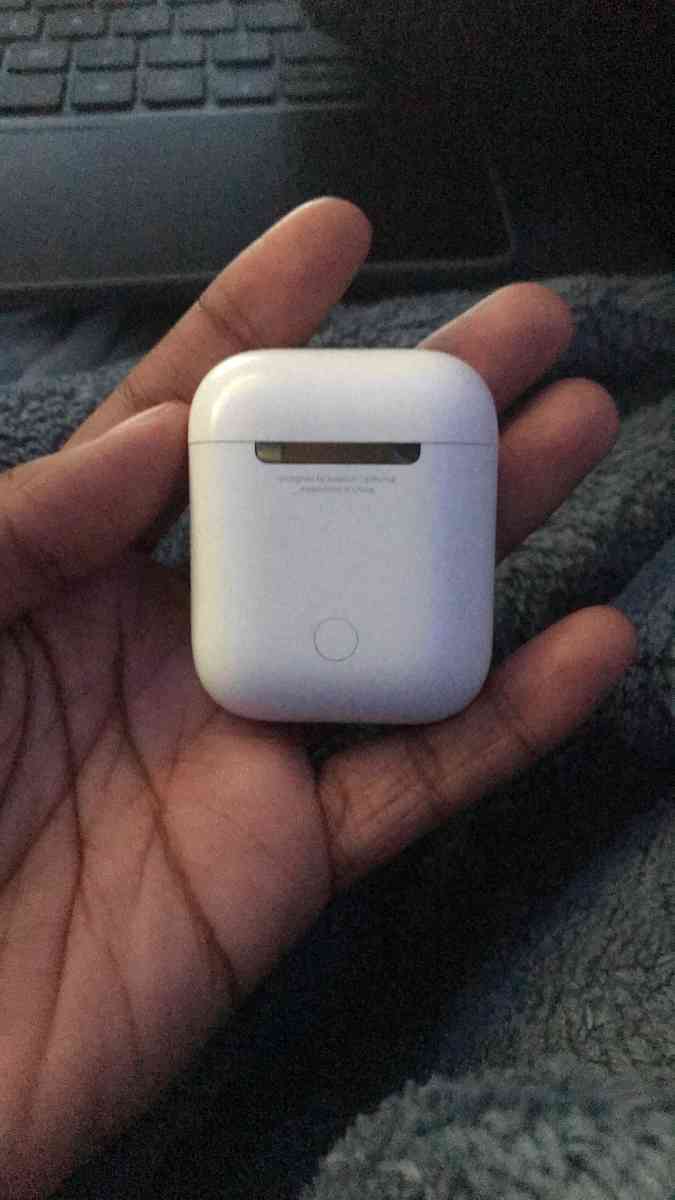 Apple Air pods 2nd generation - Danville, Virginia - FleaMarketBay