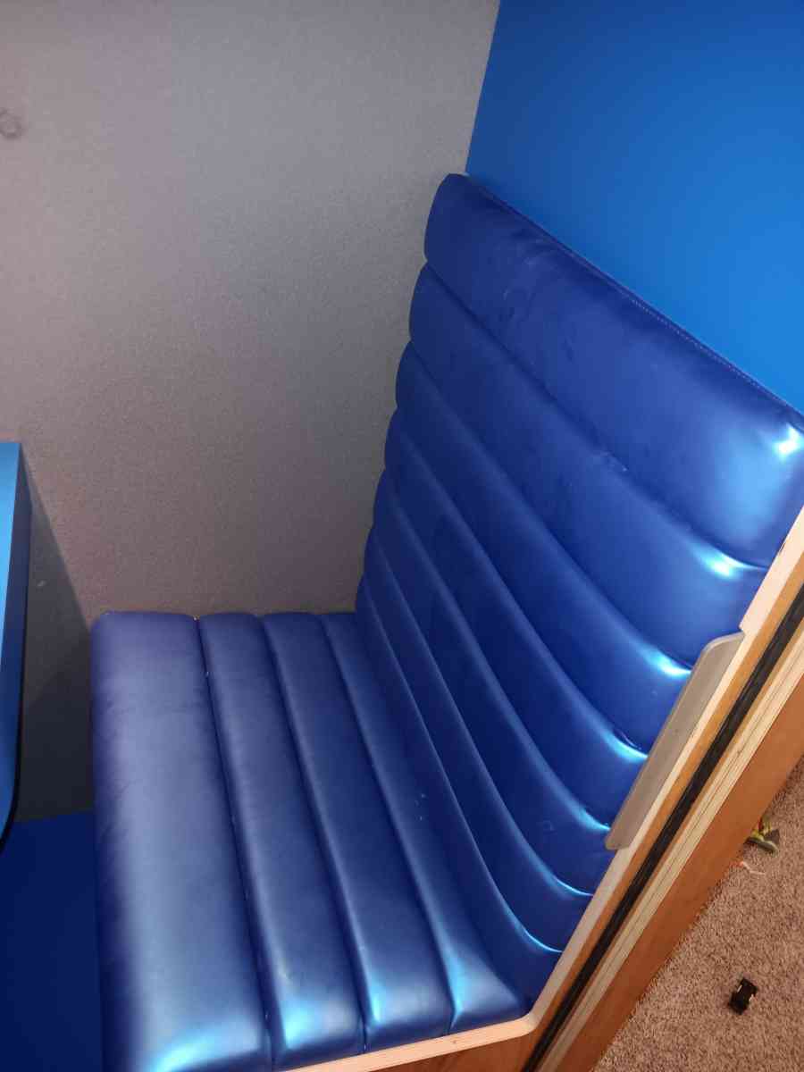 Loop Privacy Booth - Fort Worth, Texas - FleaMarketBay