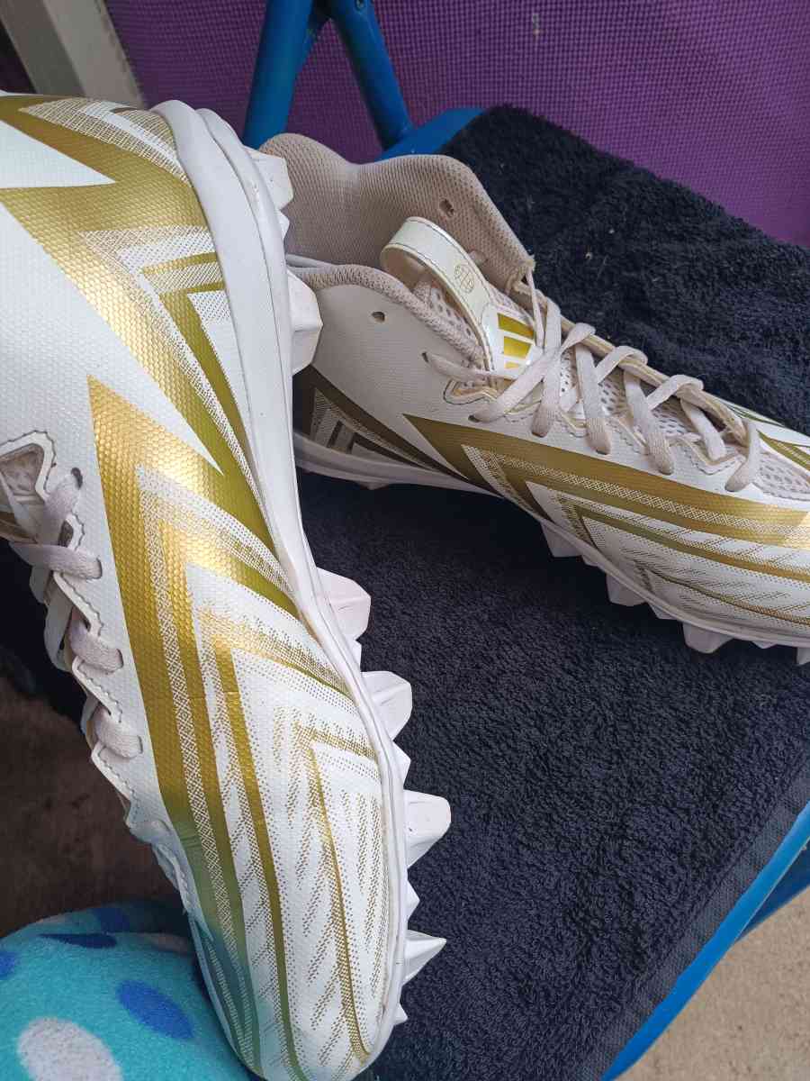 FOOTBALL CLEATS FREAK BOUNCE - Smiths Station, Alabama - FleaMarketBay