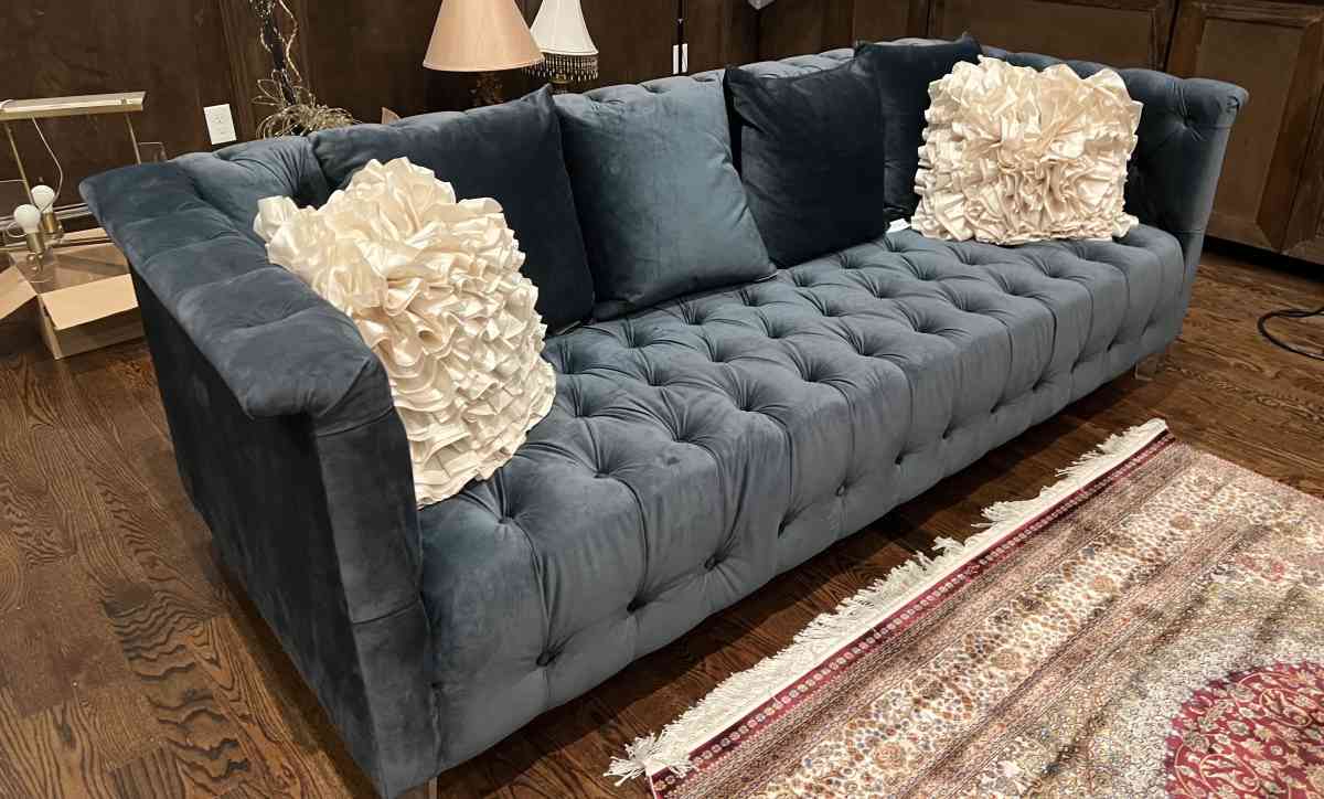 Vertical Navy Velvet Sofa - Flower Mound, Texas - FleaMarketBay