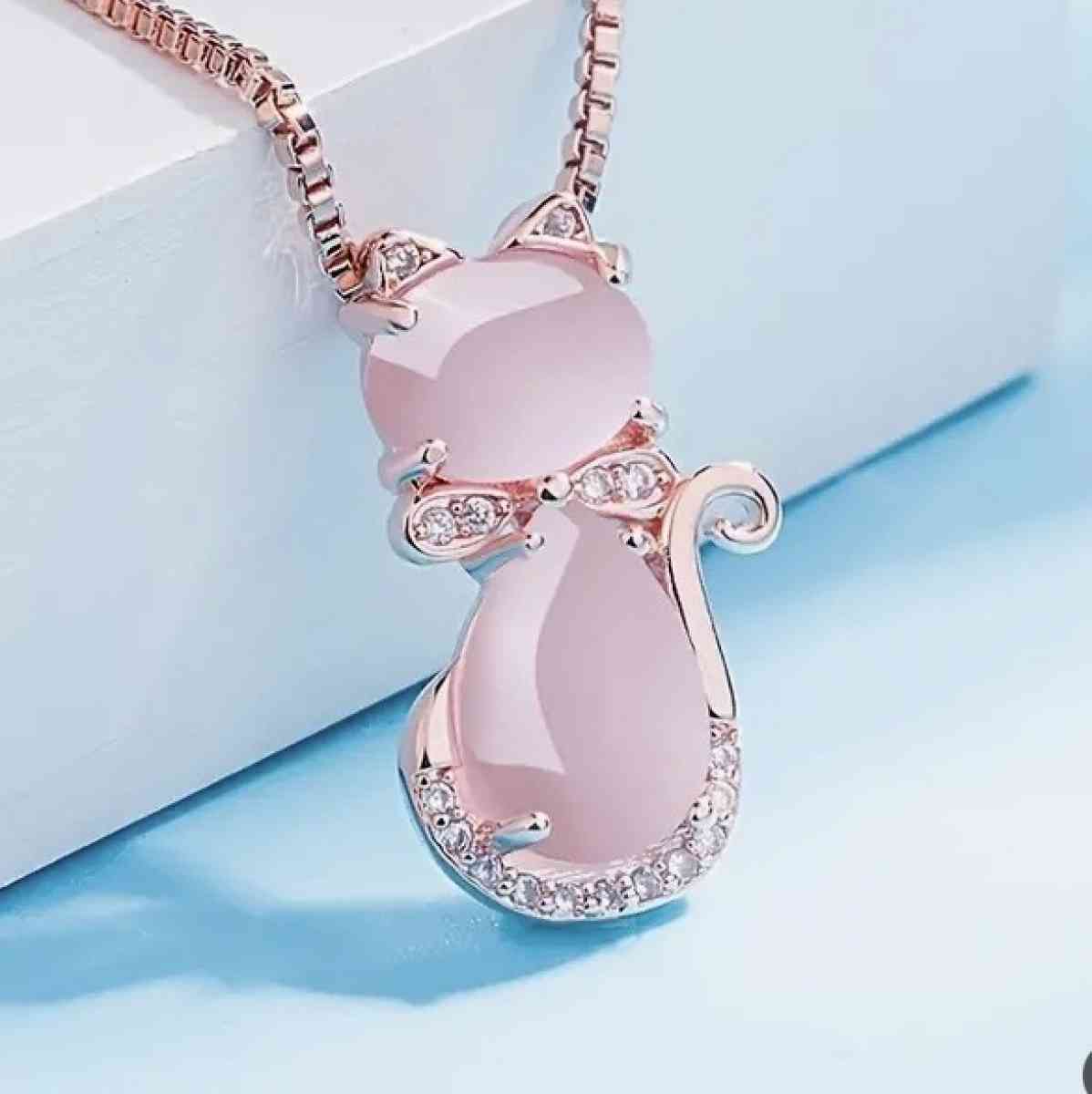Pink Jade Jadeite Rose Gold Plate Cat Pendant Necklace - Pasadena, California - FleaMarketBay