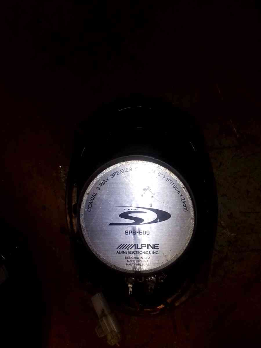 JVC CD car radio w 2 Alpine 6 by 9 - Johnson City, Tennessee - FleaMarketBay