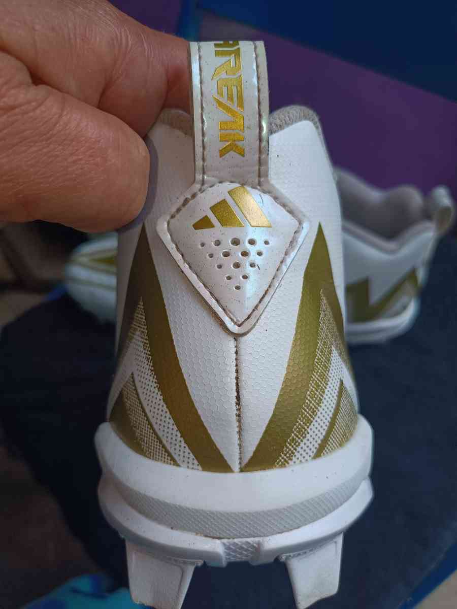 FOOTBALL CLEATS FREAK BOUNCE - Smiths Station, Alabama - FleaMarketBay