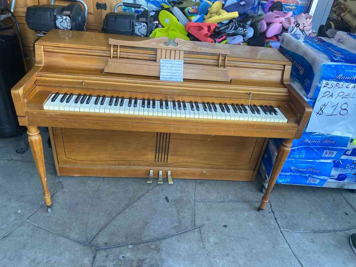 piano - Alicia, Arkansas - FleaMarketBay