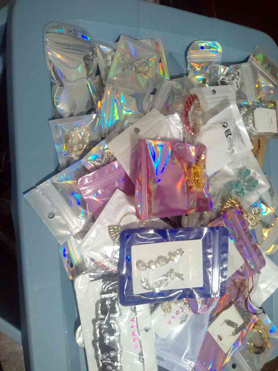 3 piece jewelry lot set 11 - Alachua, Florida - FleaMarketBay