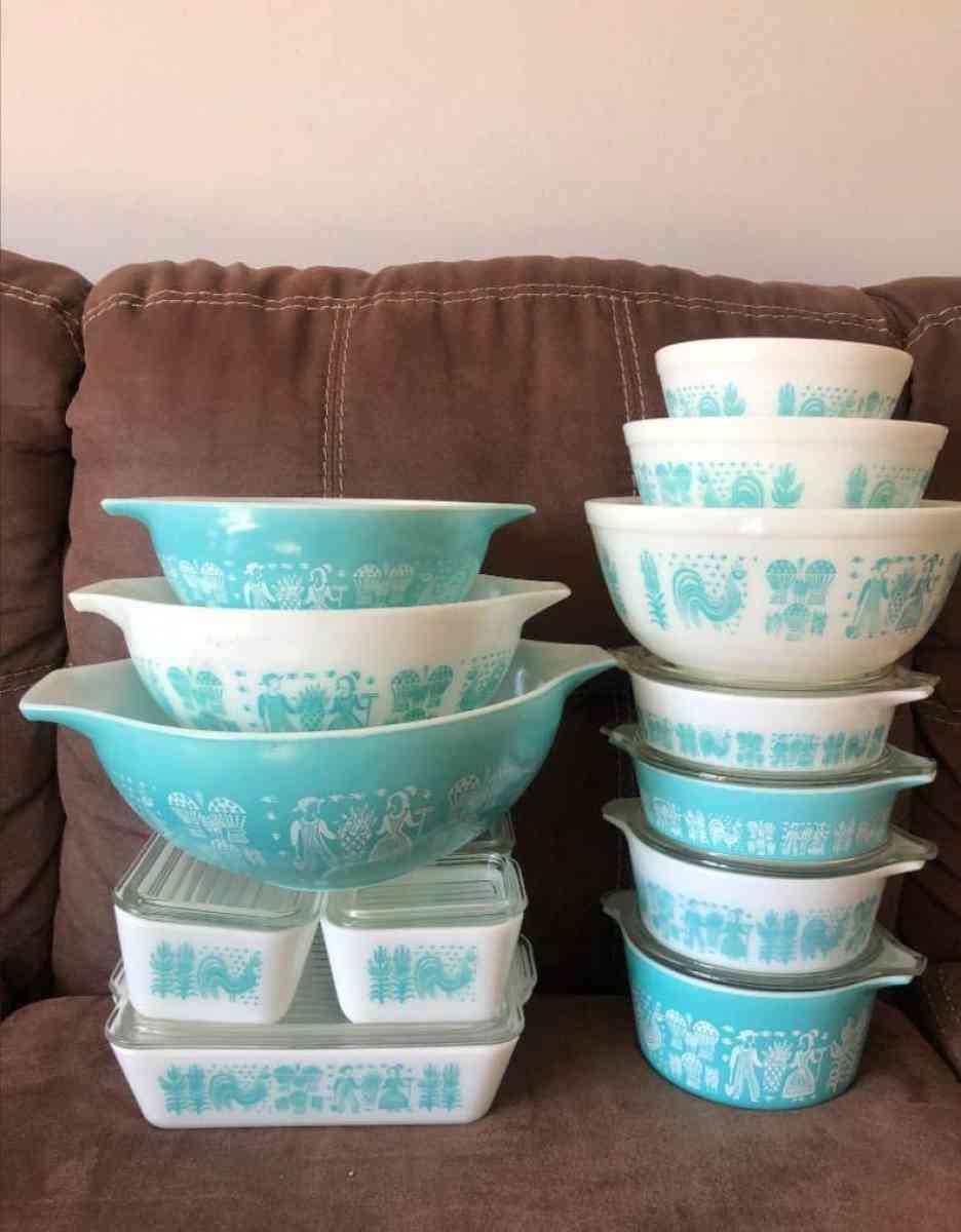 Vintage Tourqouise Bowls and Casserole dishes set - South Solon, Ohio - FleaMarketBay