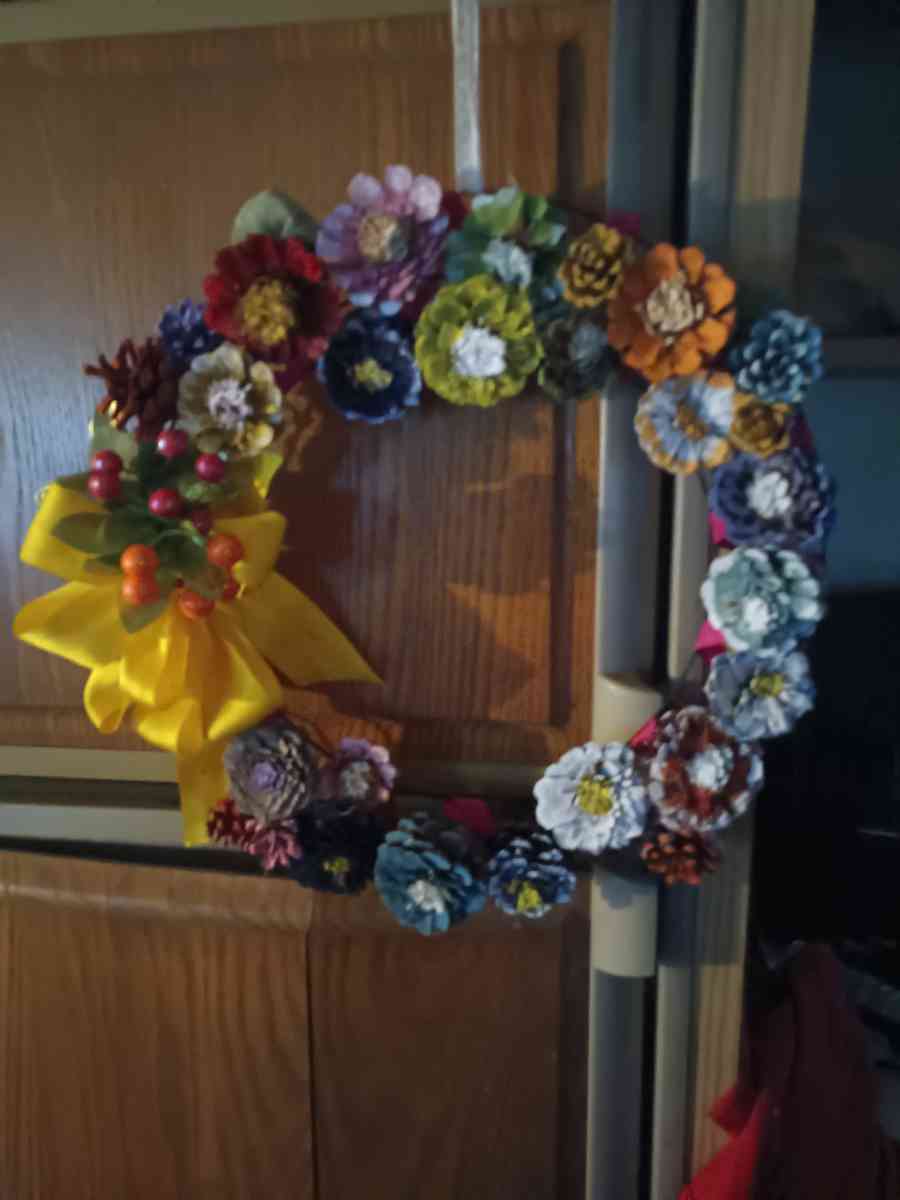 pine cone wreaths - Smiths Station, Alabama - FleaMarketBay