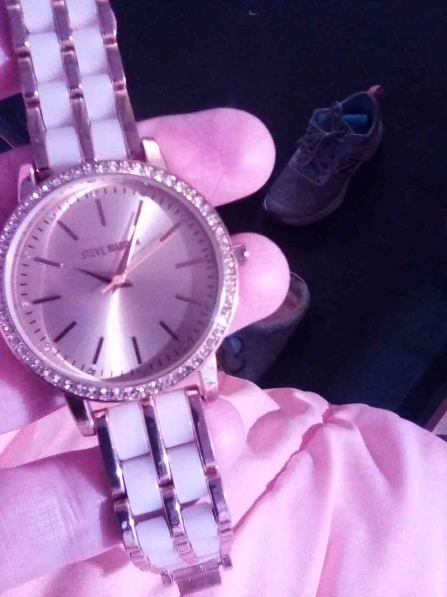 Steve Madden watch - Gonzales, Louisiana - FleaMarketBay