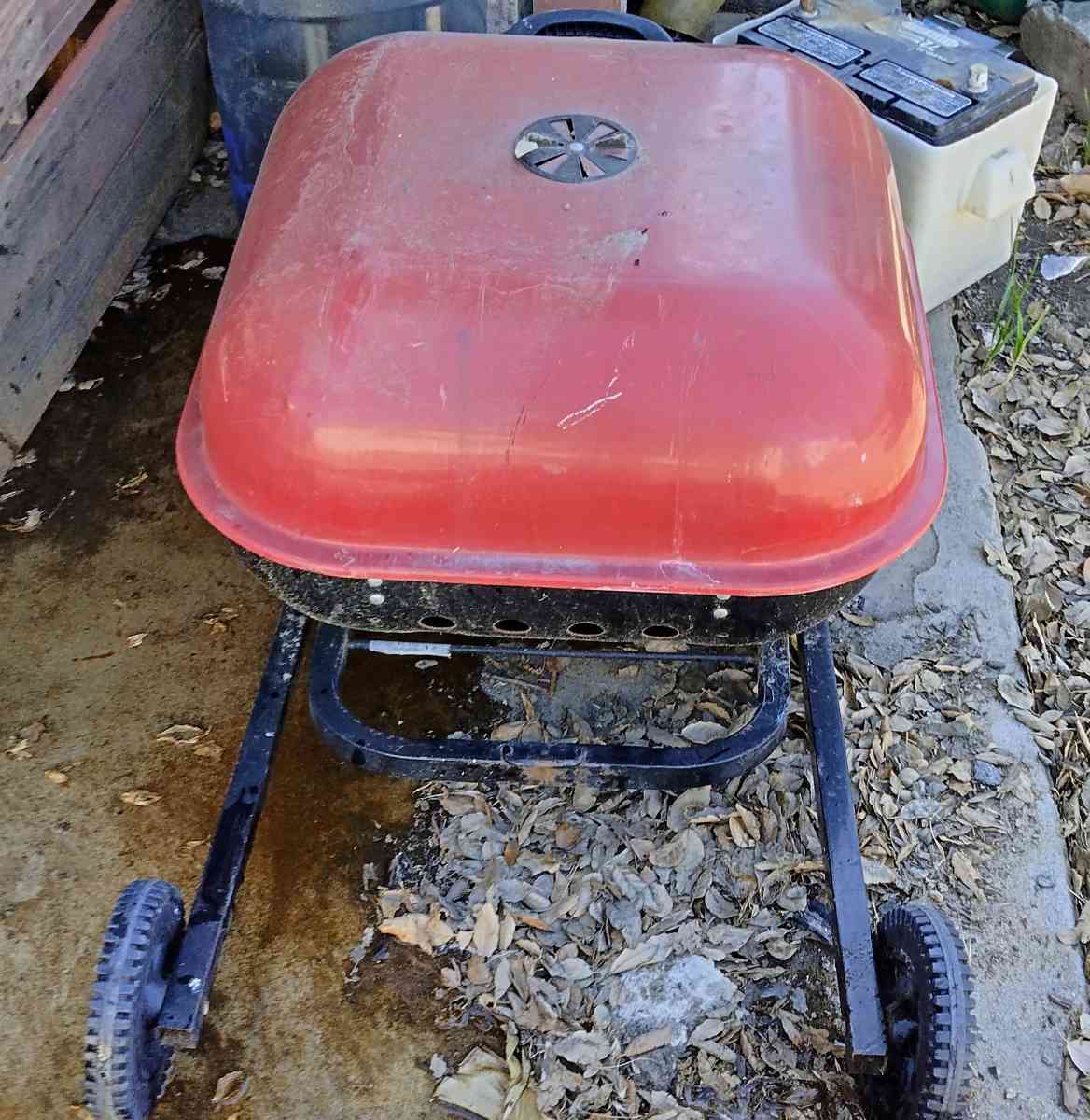 TV  PATIO TABLE AND CHAIR WALL DECOR AND MORE - Hanford, California - FleaMarketBay
