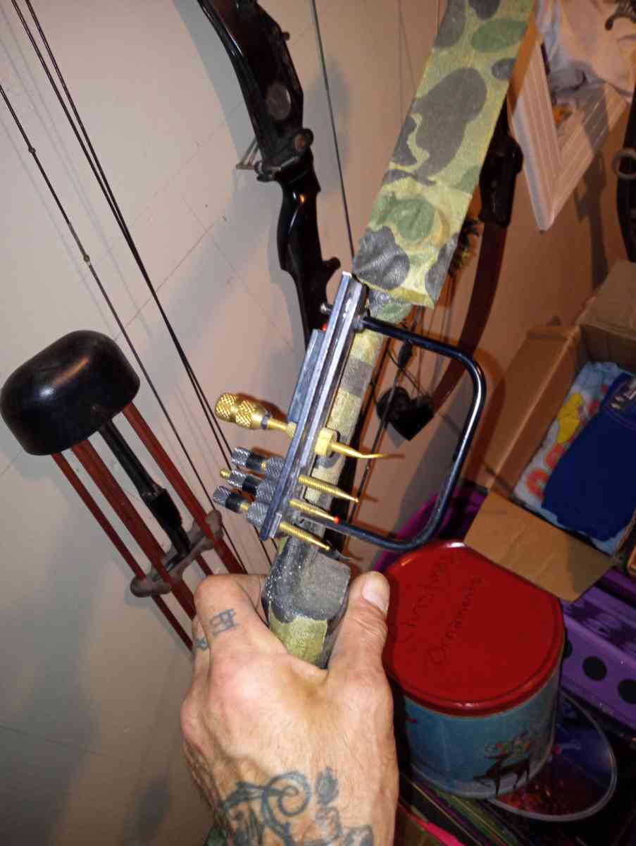 old compound bow - Clinton Township, Michigan - FleaMarketBay
