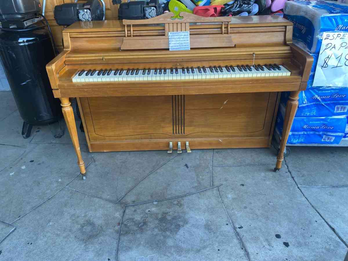 piano - Alicia, Arkansas - FleaMarketBay