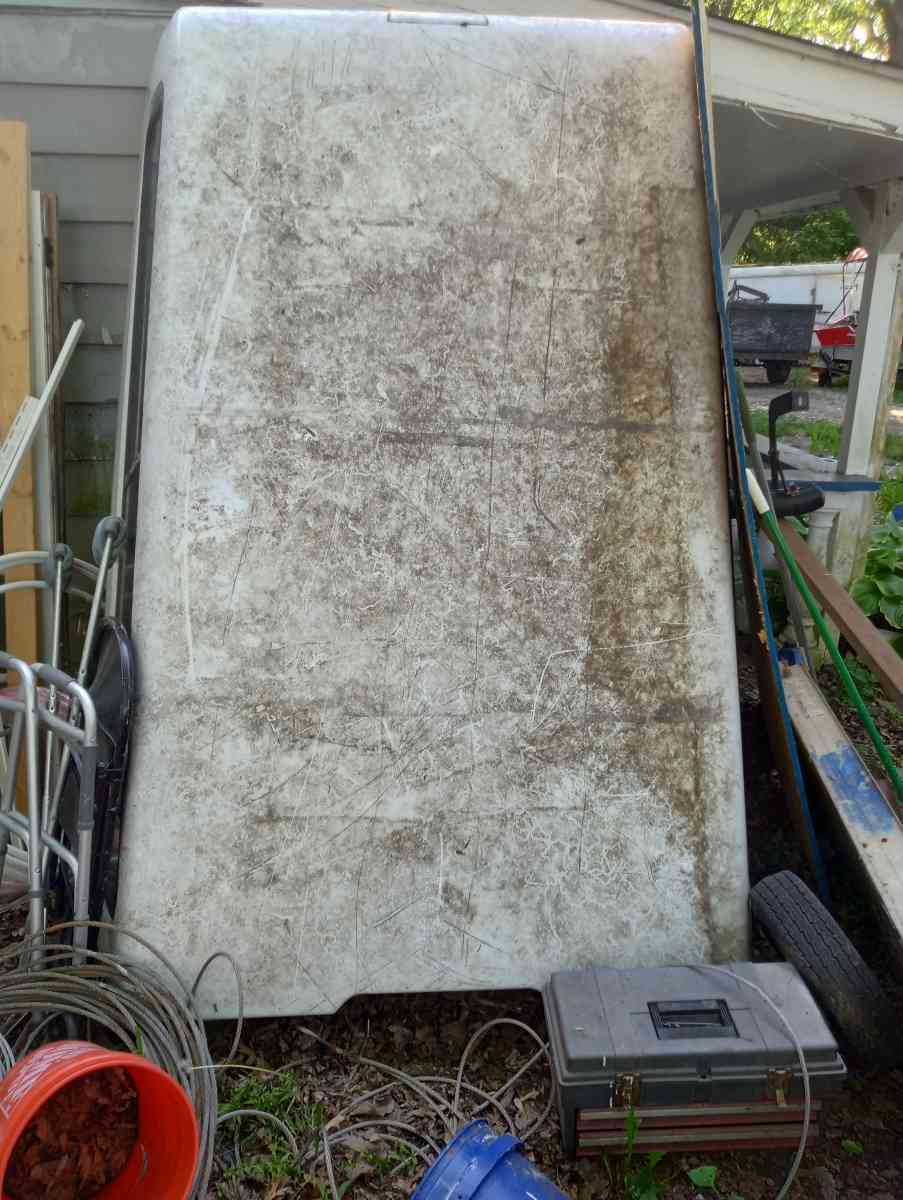 8foot truck cap for dodge - Clinton Township, Michigan - FleaMarketBay