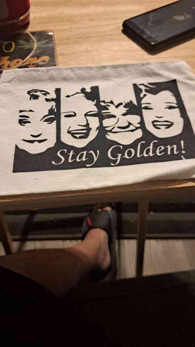 golden girls  make up  bag  cash only - Porterville, California