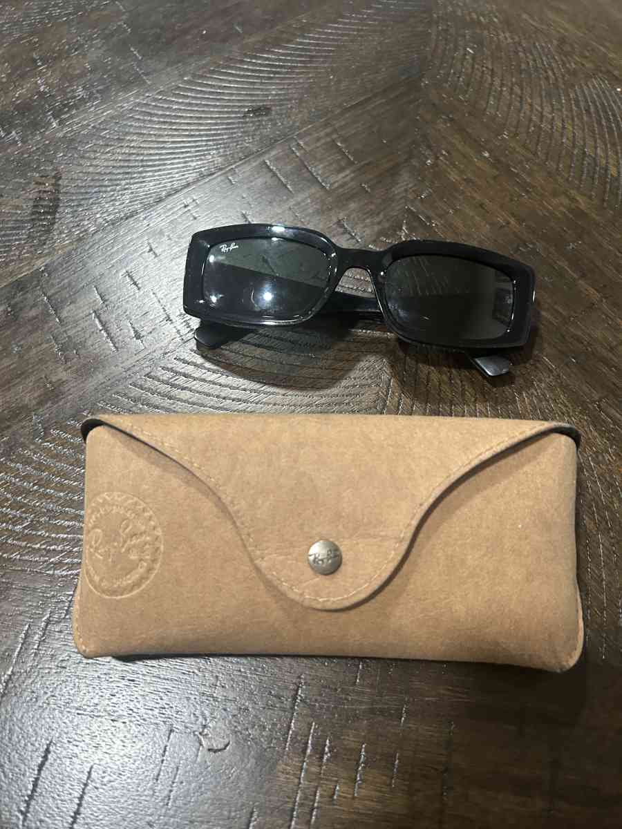 Raybans sunglasses - California City, California