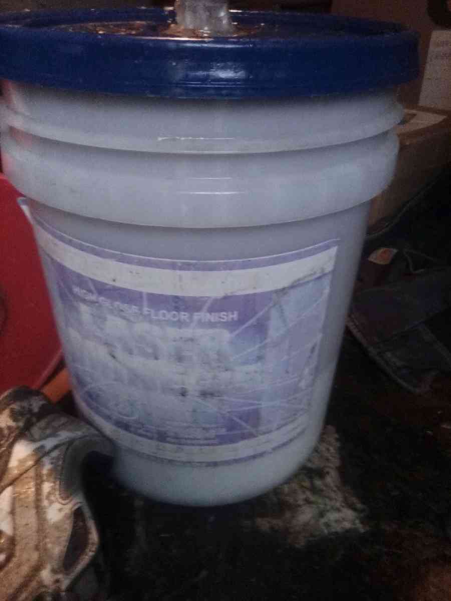 floor buffer and industrial floor cleaner - Westland, Michigan - FleaMarketBay