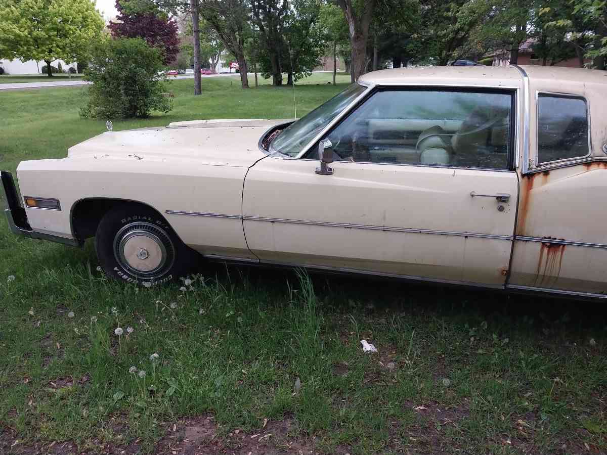 1978 Cadillac beautiful car - Millington, Michigan