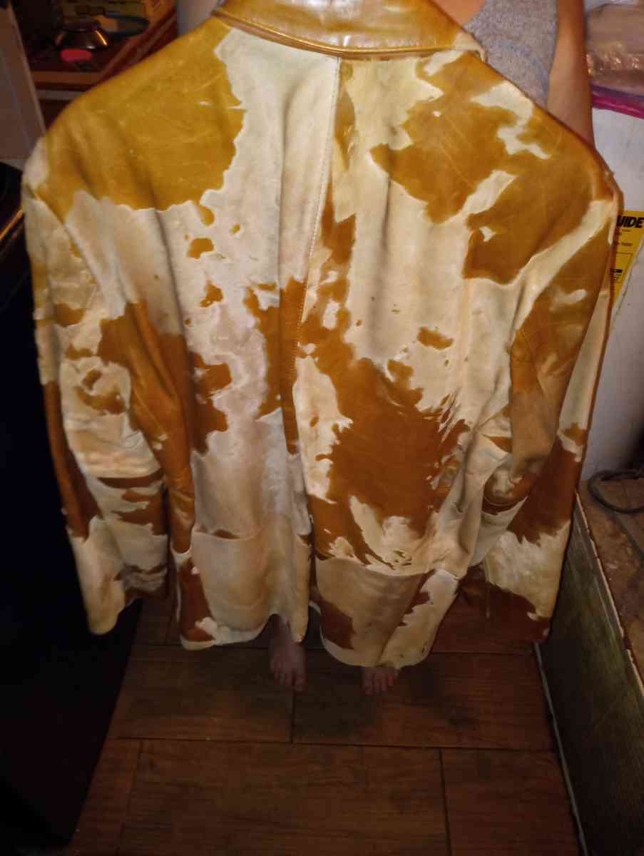 cowhide jacket - Clinton Township, Michigan - FleaMarketBay