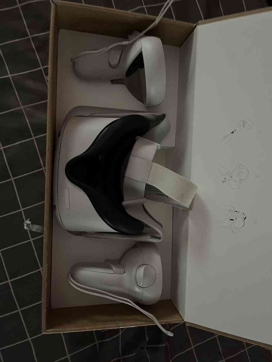 Barely used Oculus Quest 2 - Los Angeles, California