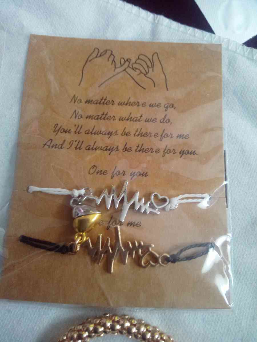 4 Piece Jewelry lot set 6 - Alachua, Florida - FleaMarketBay