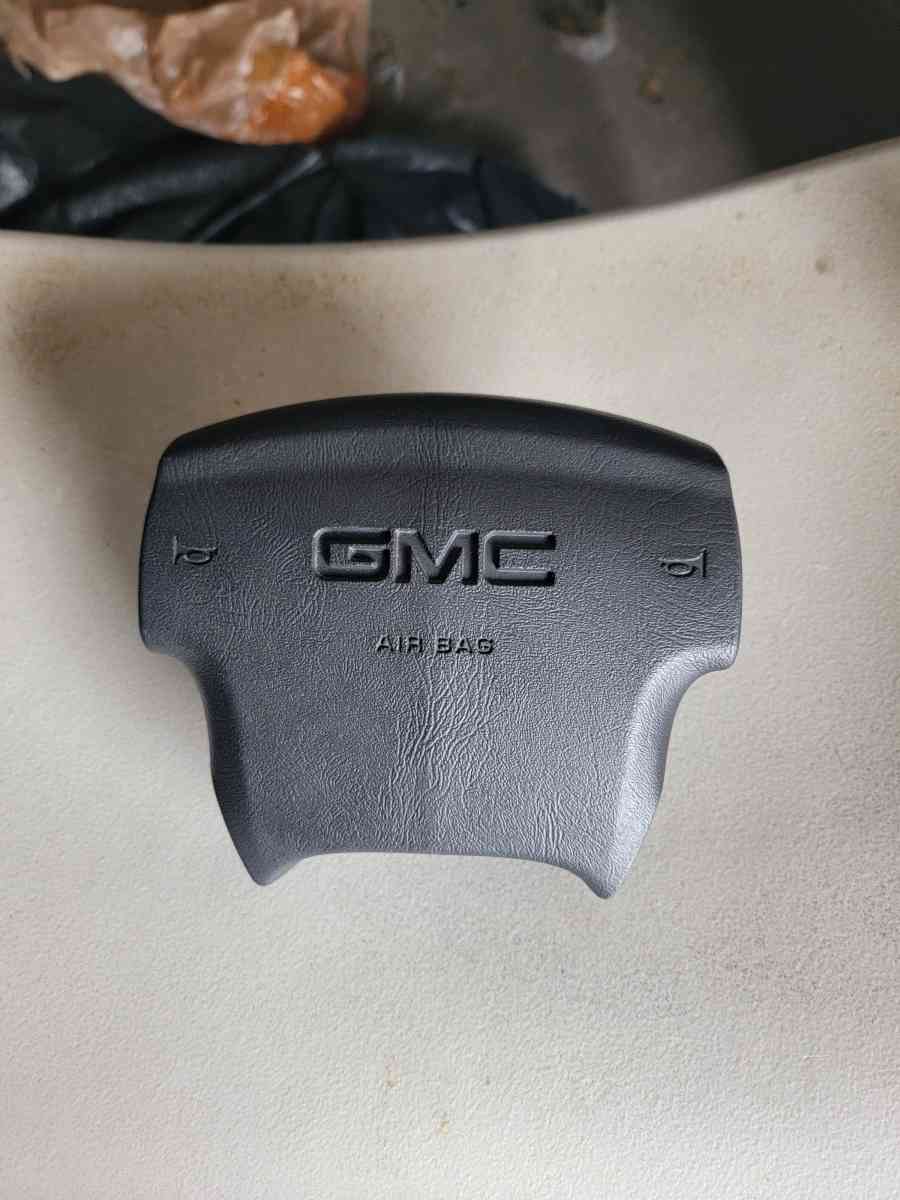 GMC Steering wheel - South Gate, California - FleaMarketBay