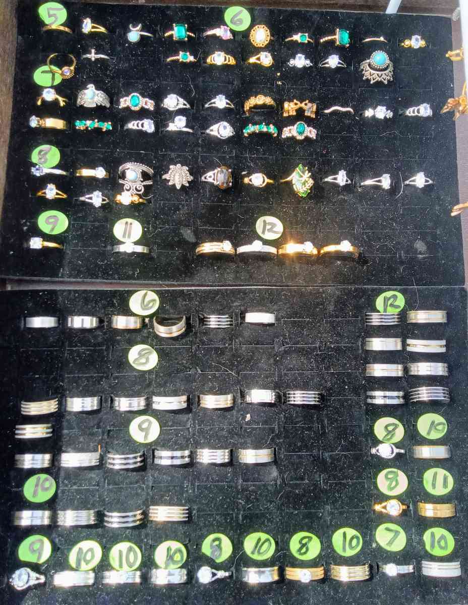 INDOOR OUTDOOR ITEMS GOLF CLUBS  JEWLERY AND CLOTHING - Hanford, California - FleaMarketBay