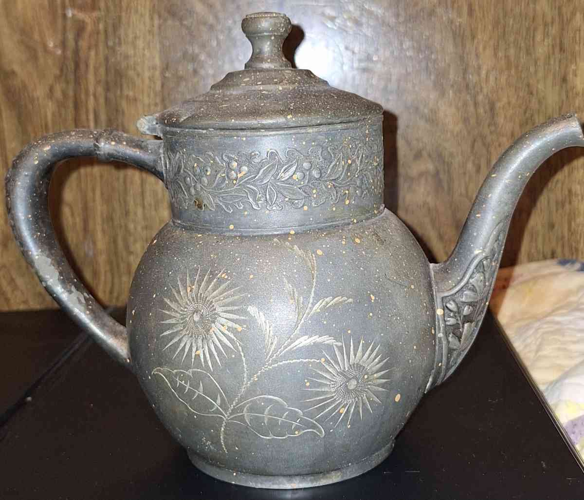 antique teapot - Pulaski, Mississippi - FleaMarketBay
