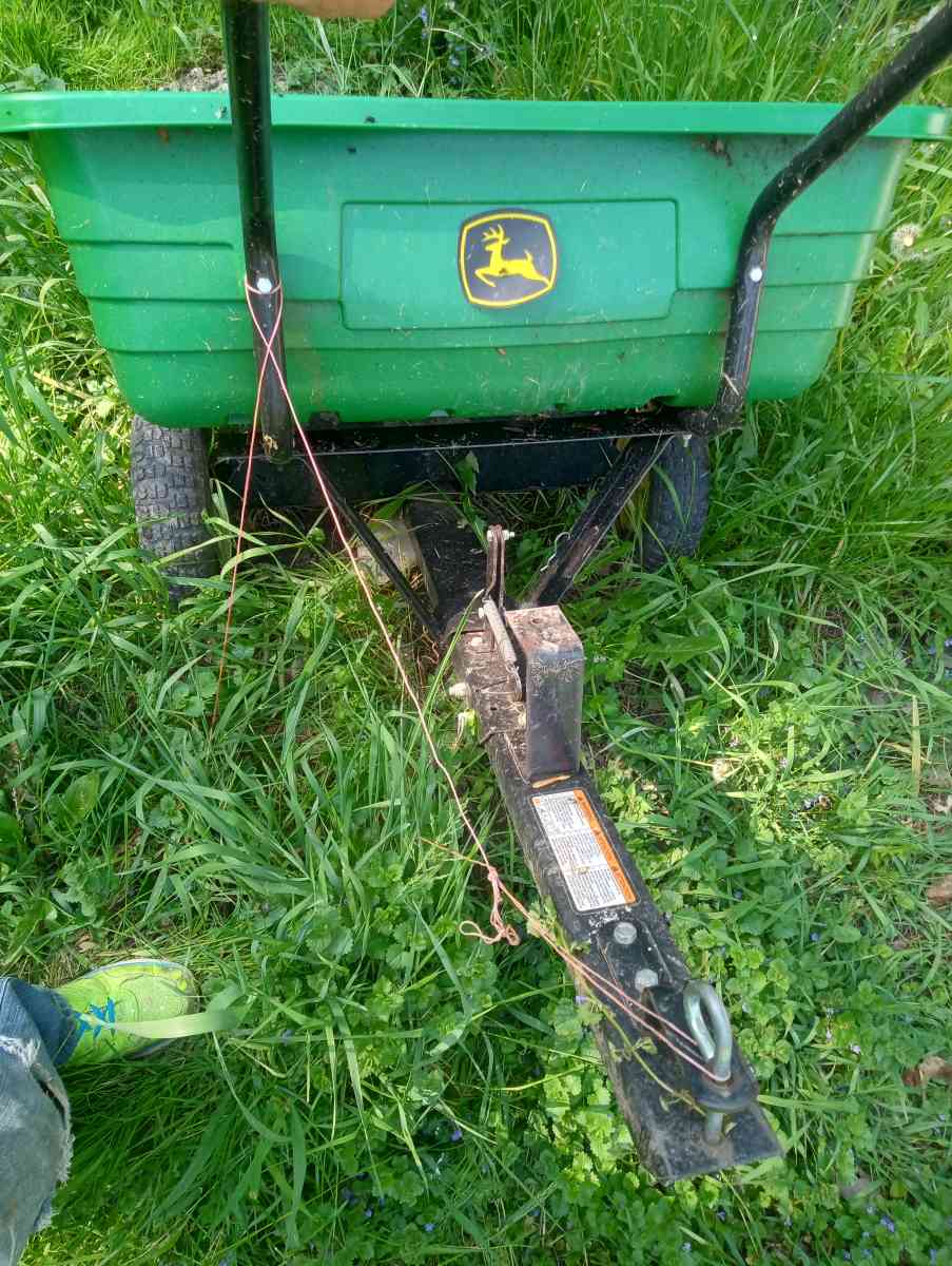 riding mower dump trailer - Clinton Township, Michigan