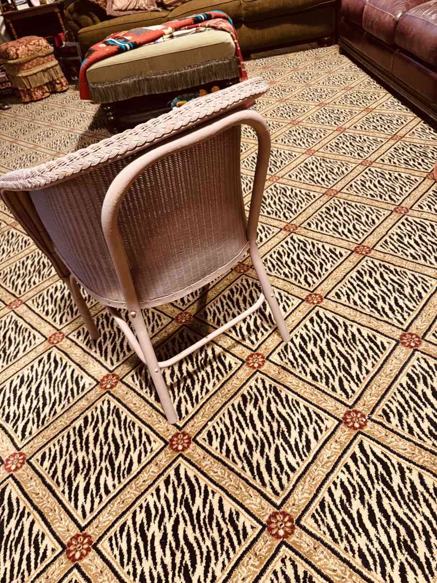 antique wicker chairs - Lubbock, Texas - FleaMarketBay