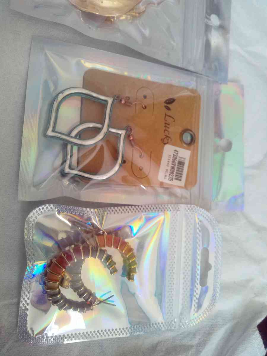 3 pairs of EARRINGS set8 - Alachua, Florida - FleaMarketBay